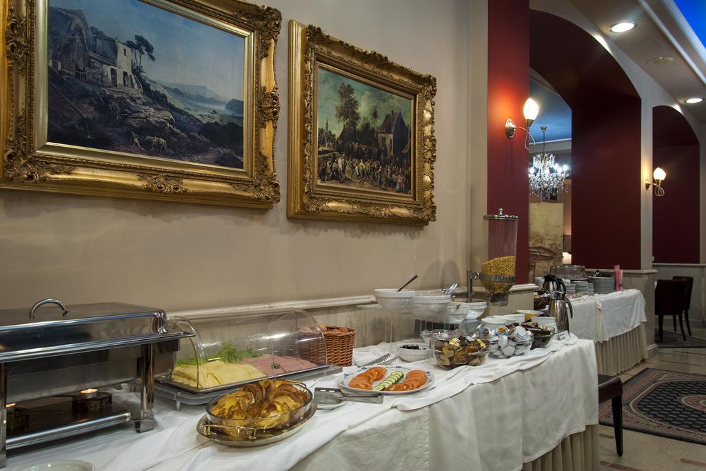 Marianna Hotel Drama