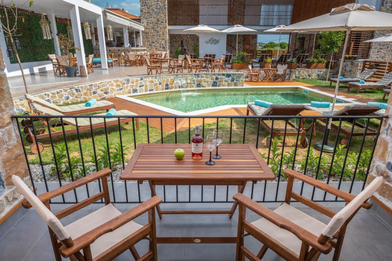 Dandelion Aparthotel 4*