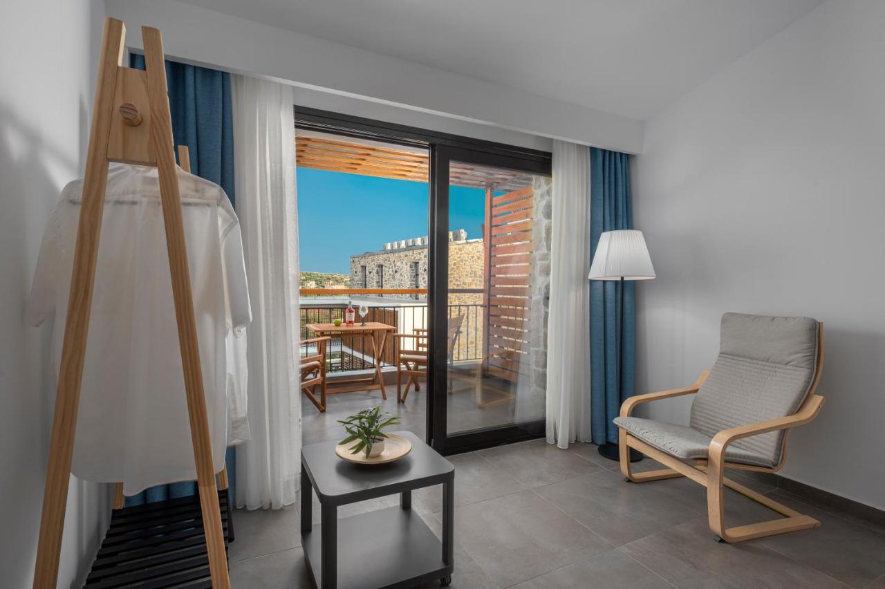 Dandelion Aparthotel 4*