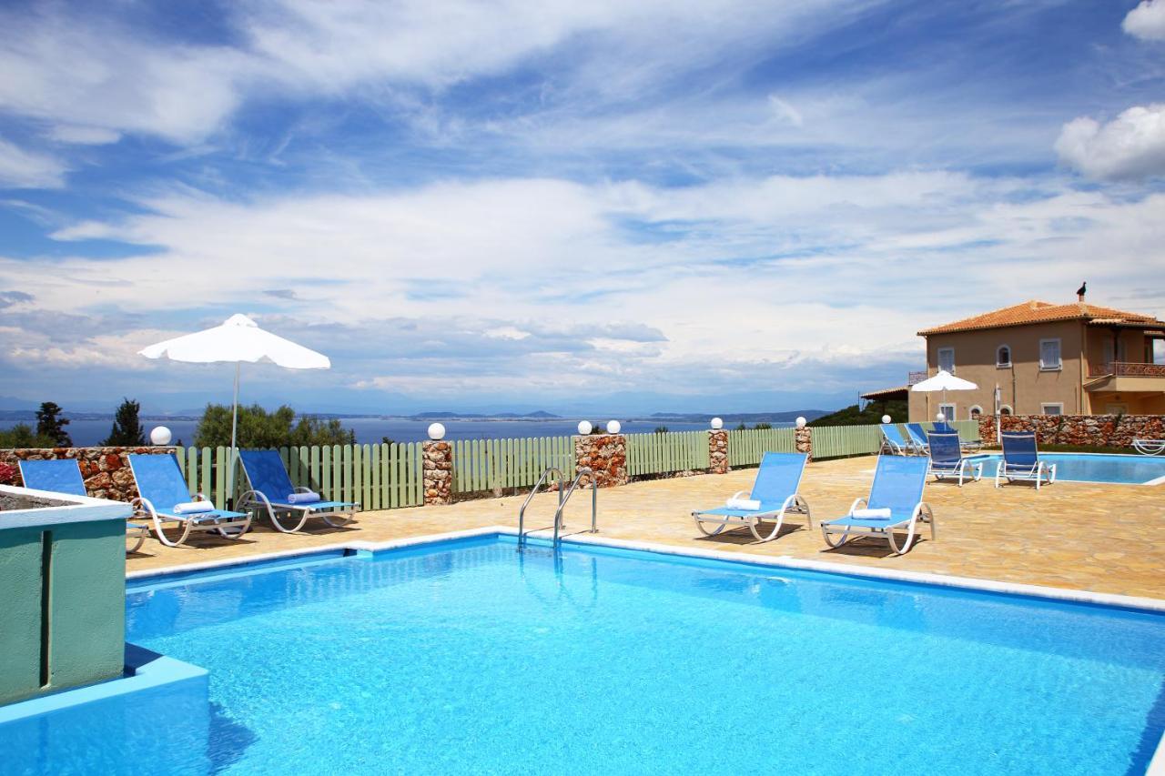 Sea View * Tsoukaladhes