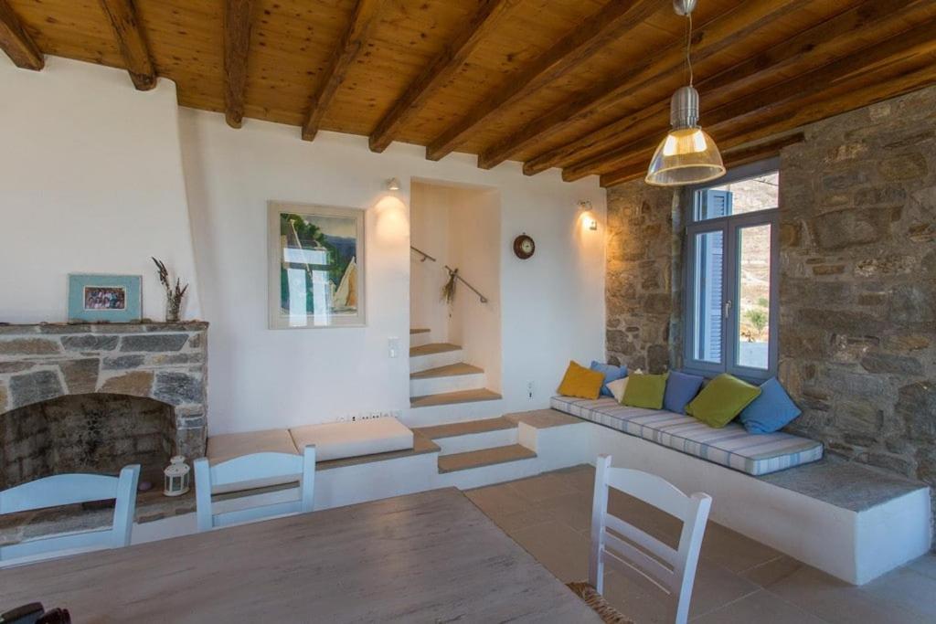 Serifos Stone B * Ramos