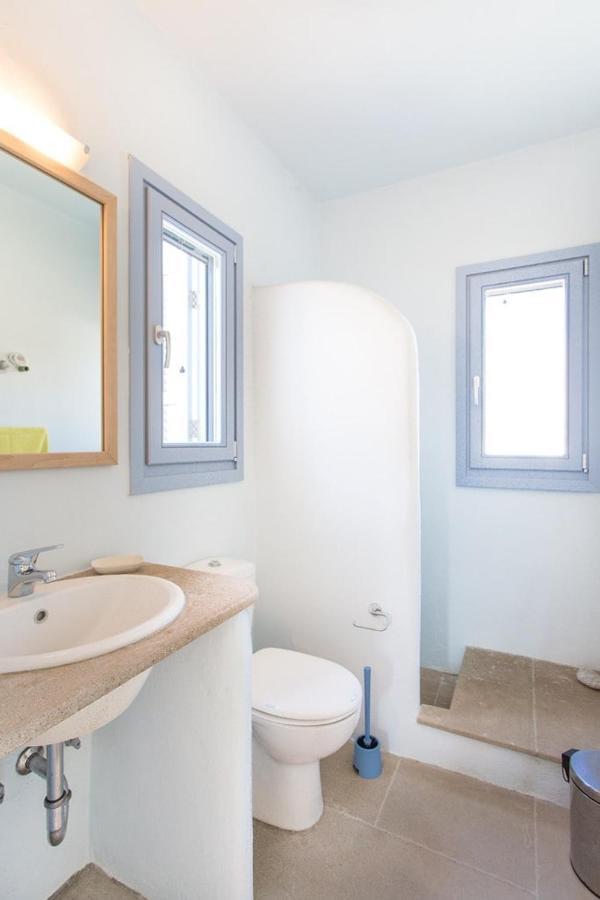 Villa Serifos Stone B Ramos