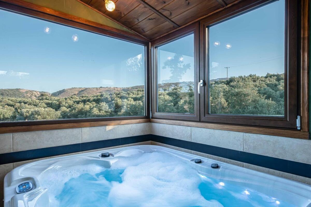 Villa Staras - With Private Heated Pool & Jacuzzi Gerani (Rethymno)