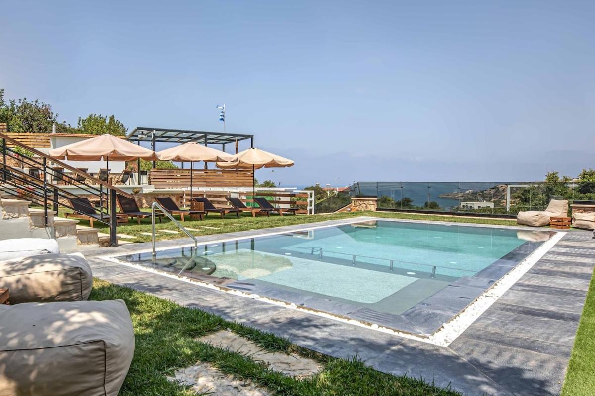 Villa Staras - With Private Heated Pool & Jacuzzi *