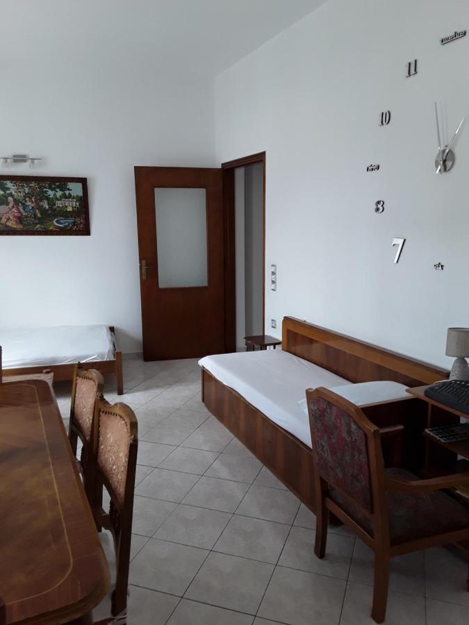 Square House Apartment