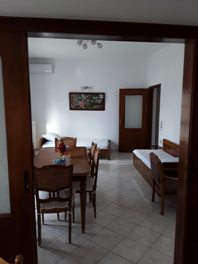 Square House Apartment