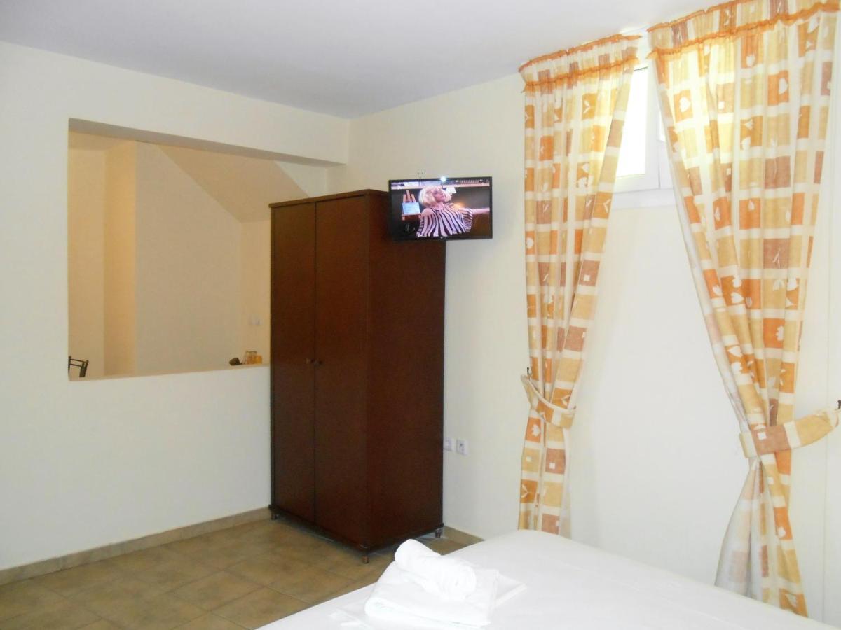Apartment Livanios Adamantas (Milos)