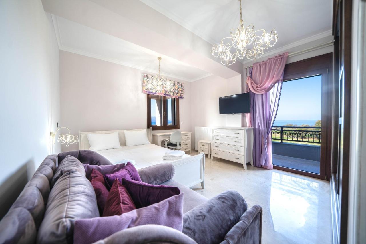 Iremia Luxury With Pool Villa