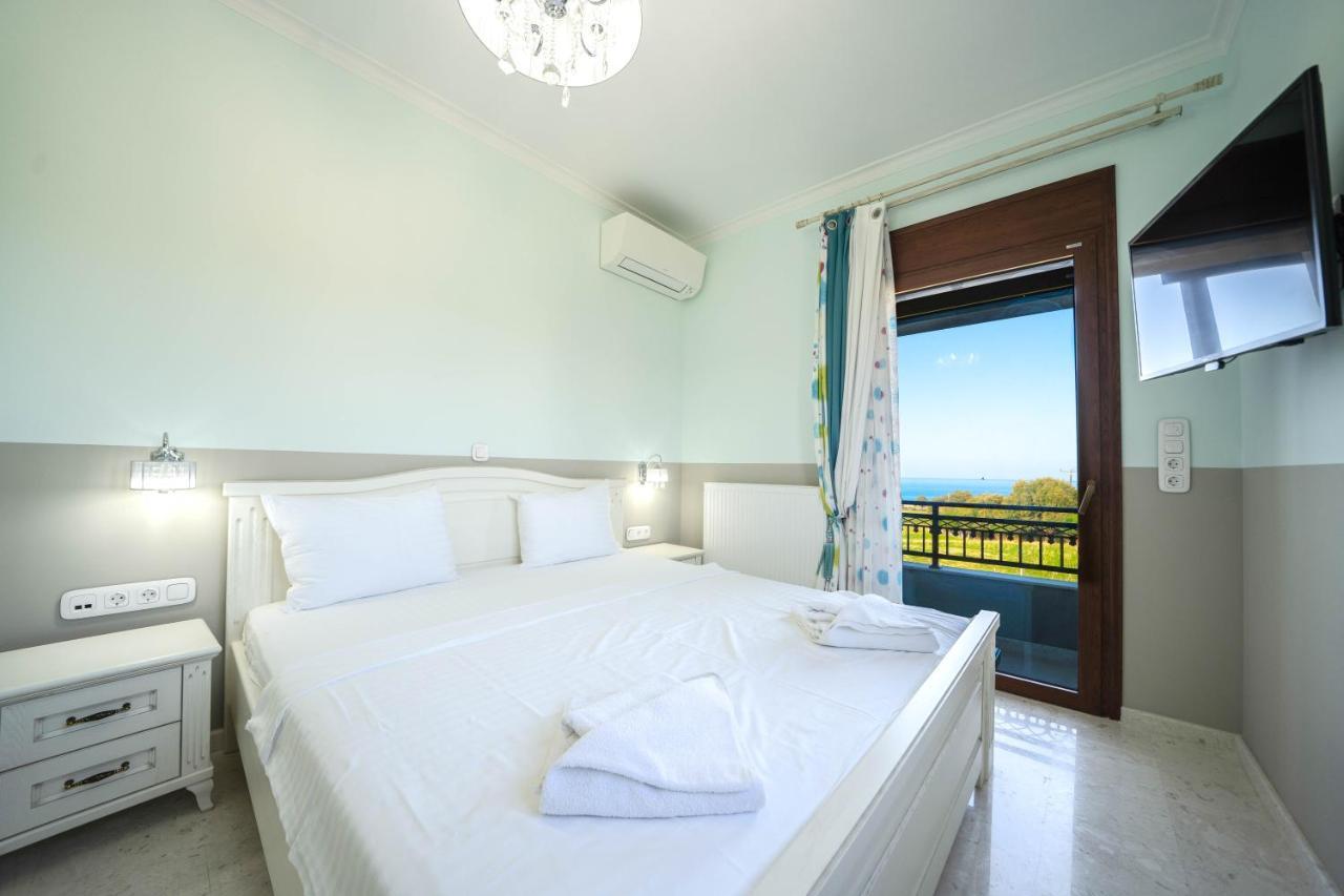 Iremia Luxury With Pool Villa *