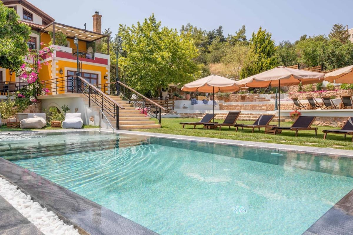 Villa Staras - With Private Heated Pool & Jacuzzi