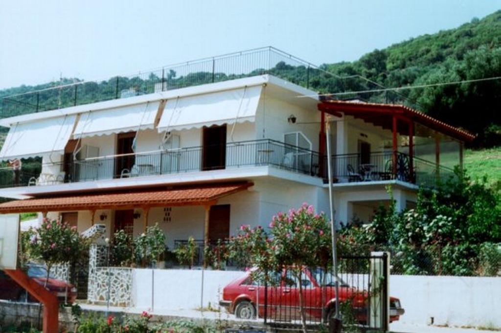 Marabou 3* Poros (Kefalonia)