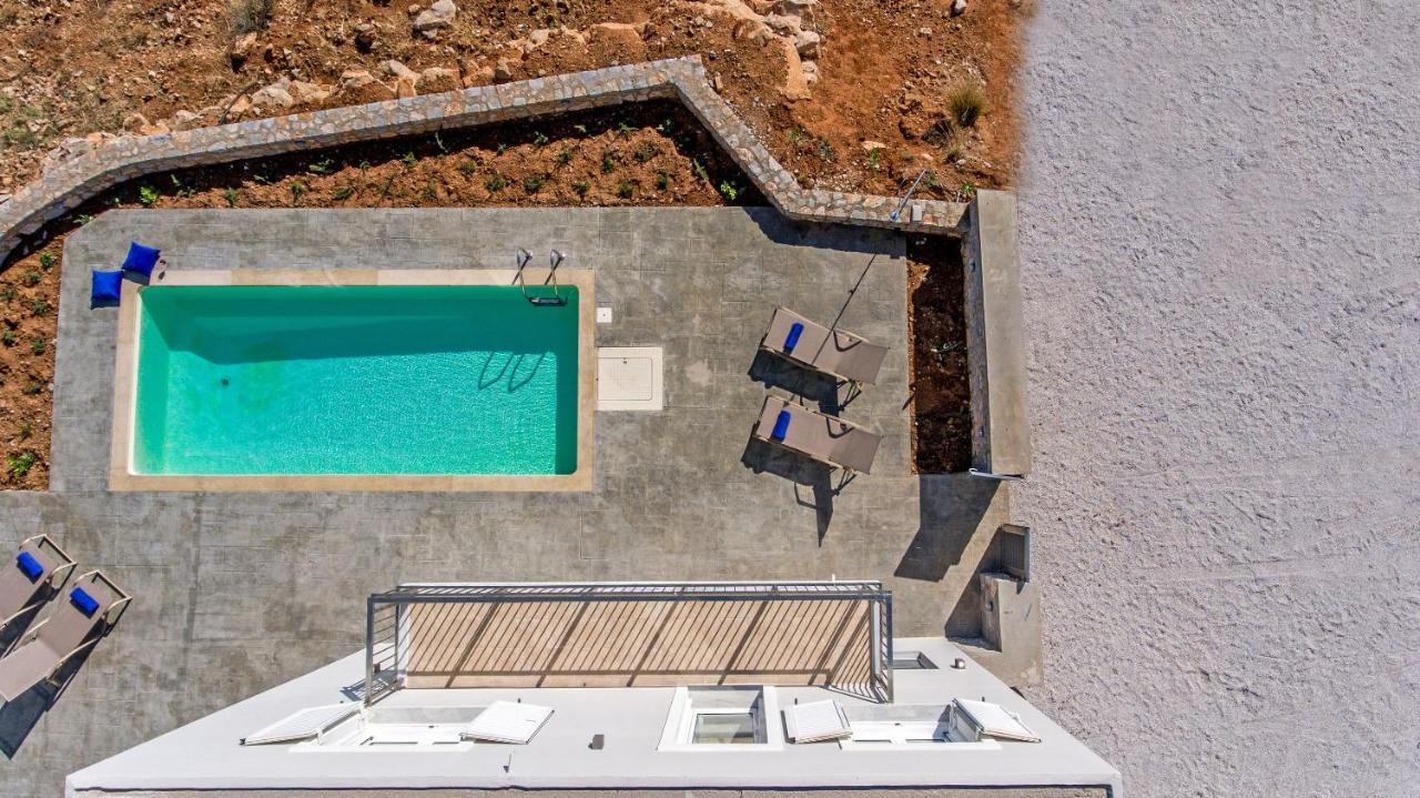 Villa Tranquil Sea View With Private Pool, Just 2km From The Beach!