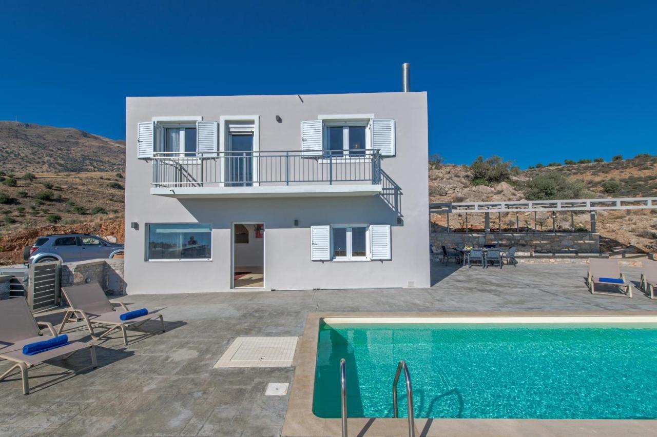 Tranquil Sea View With Private Pool, Just 2km From The Beach! Villa