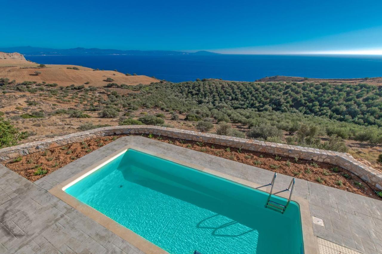 Villa Tranquil Sea View With Private Pool, Just 2km From The Beach!