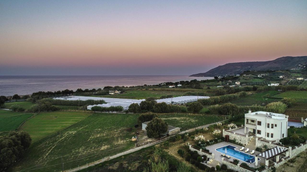 Iremia Luxury With Pool *