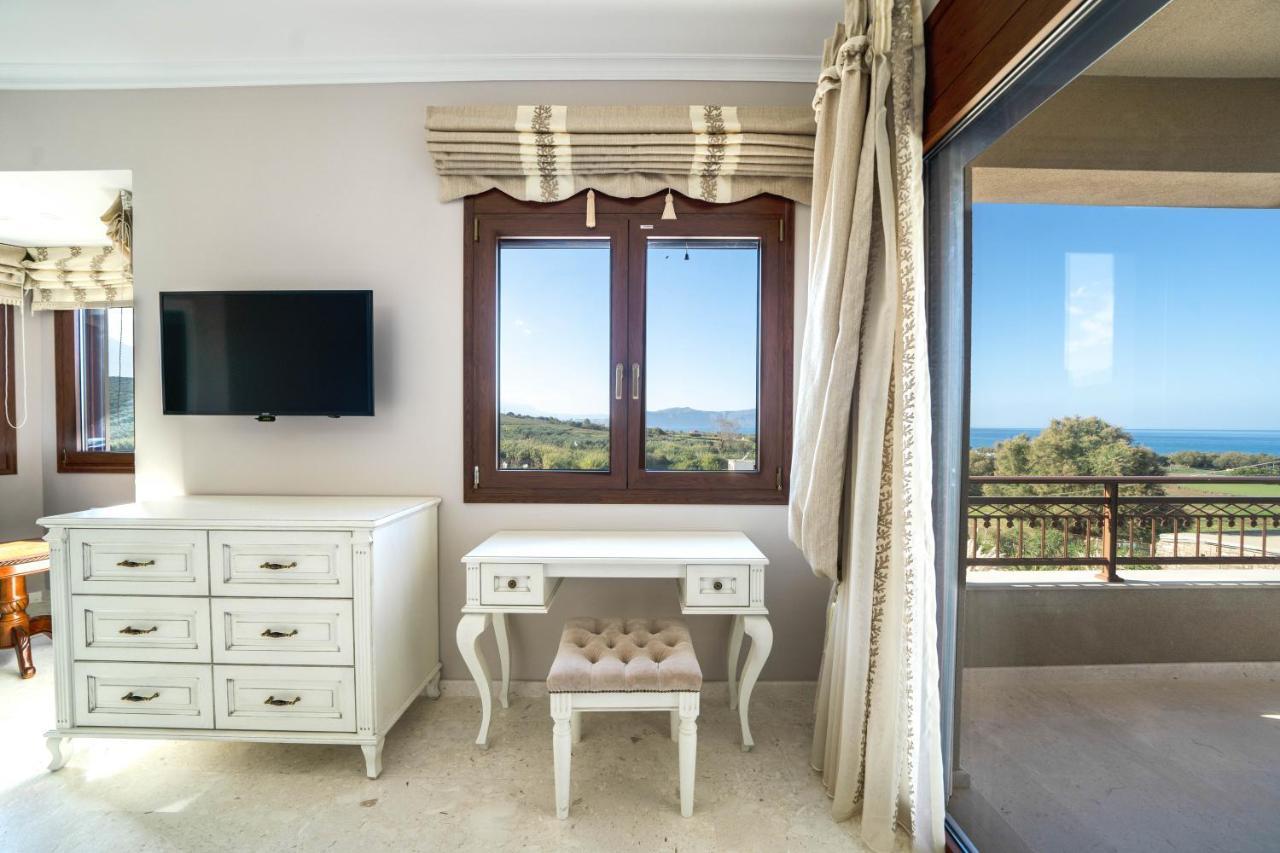 Iremia Luxury With Pool