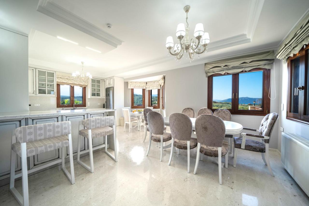 Iremia Luxury With Pool *