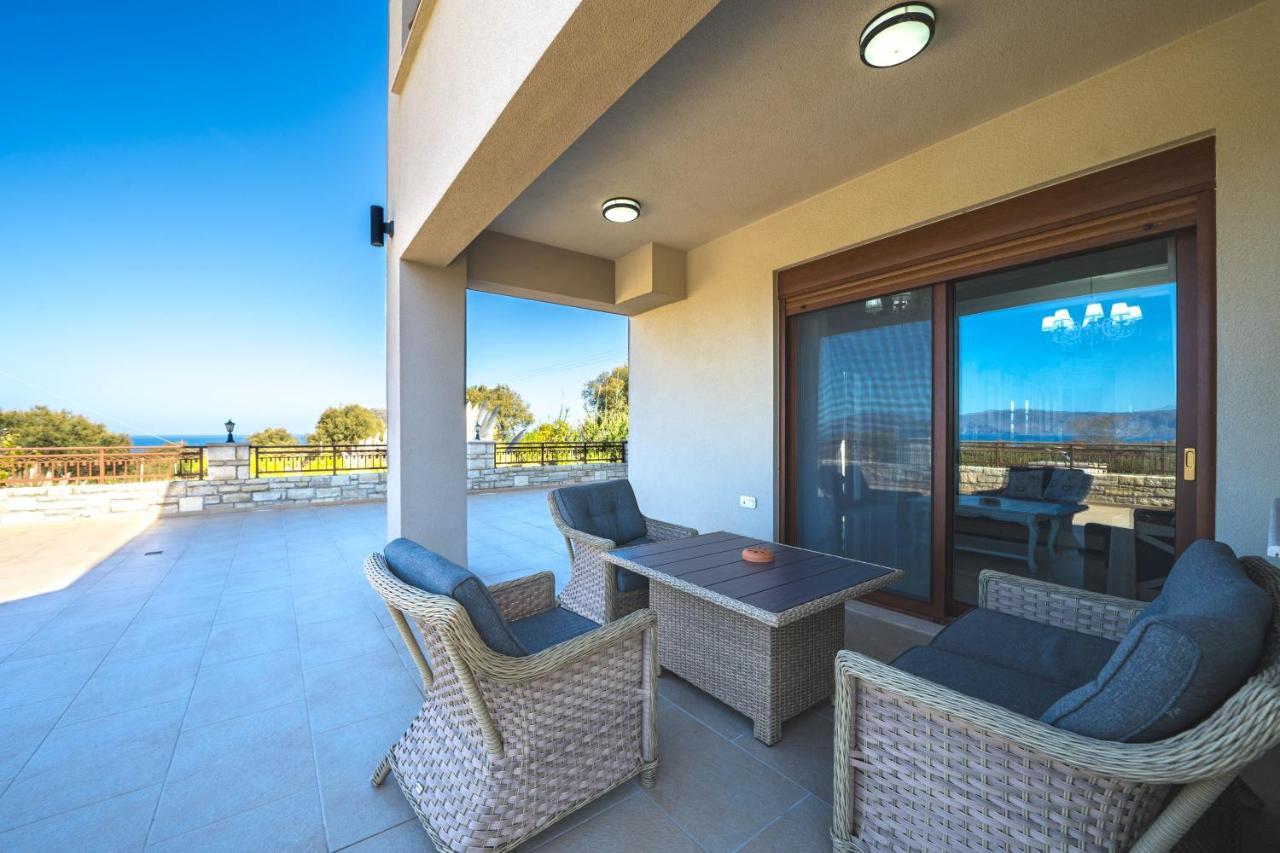 Iremia Luxury With Pool Villa *