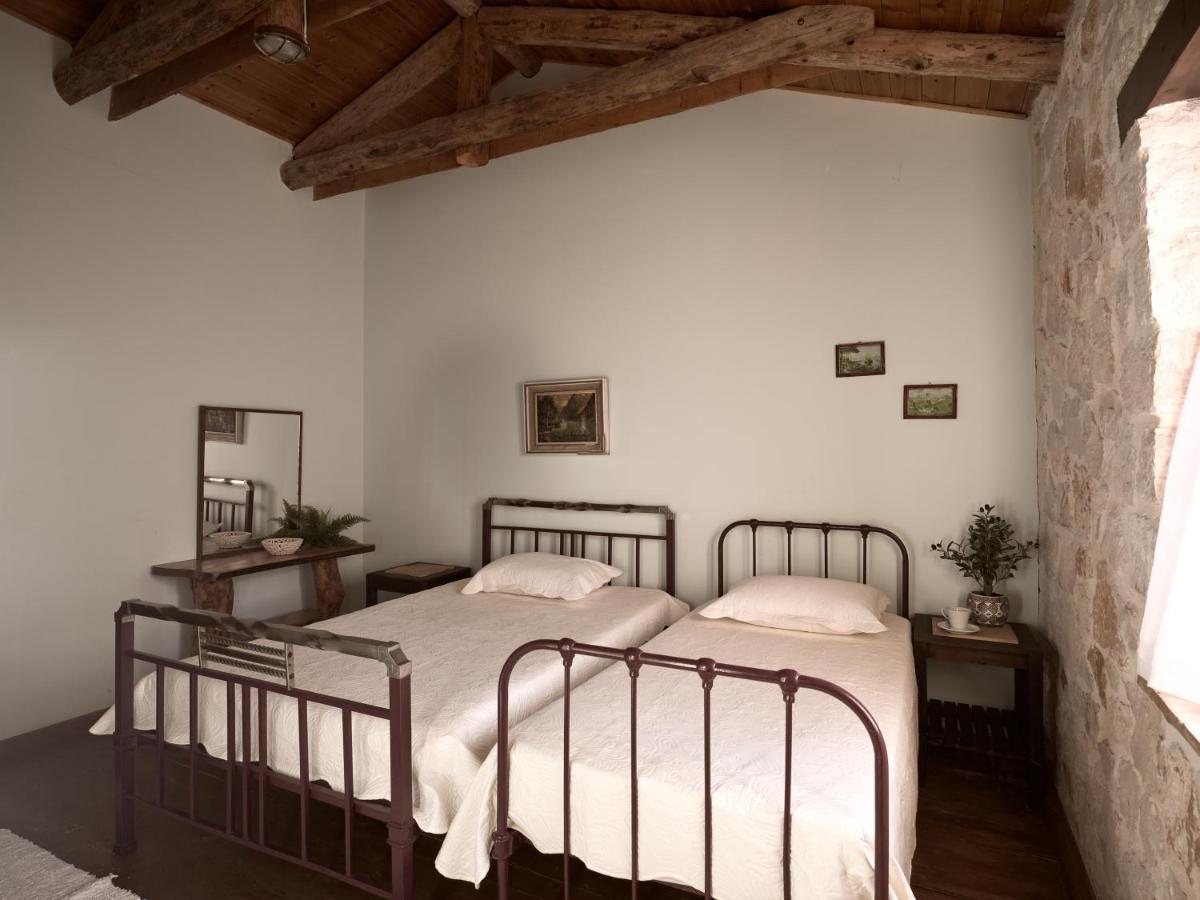 Villa Vafias - Tranquil Location, Ideal For Large Groups, By Zantewize *