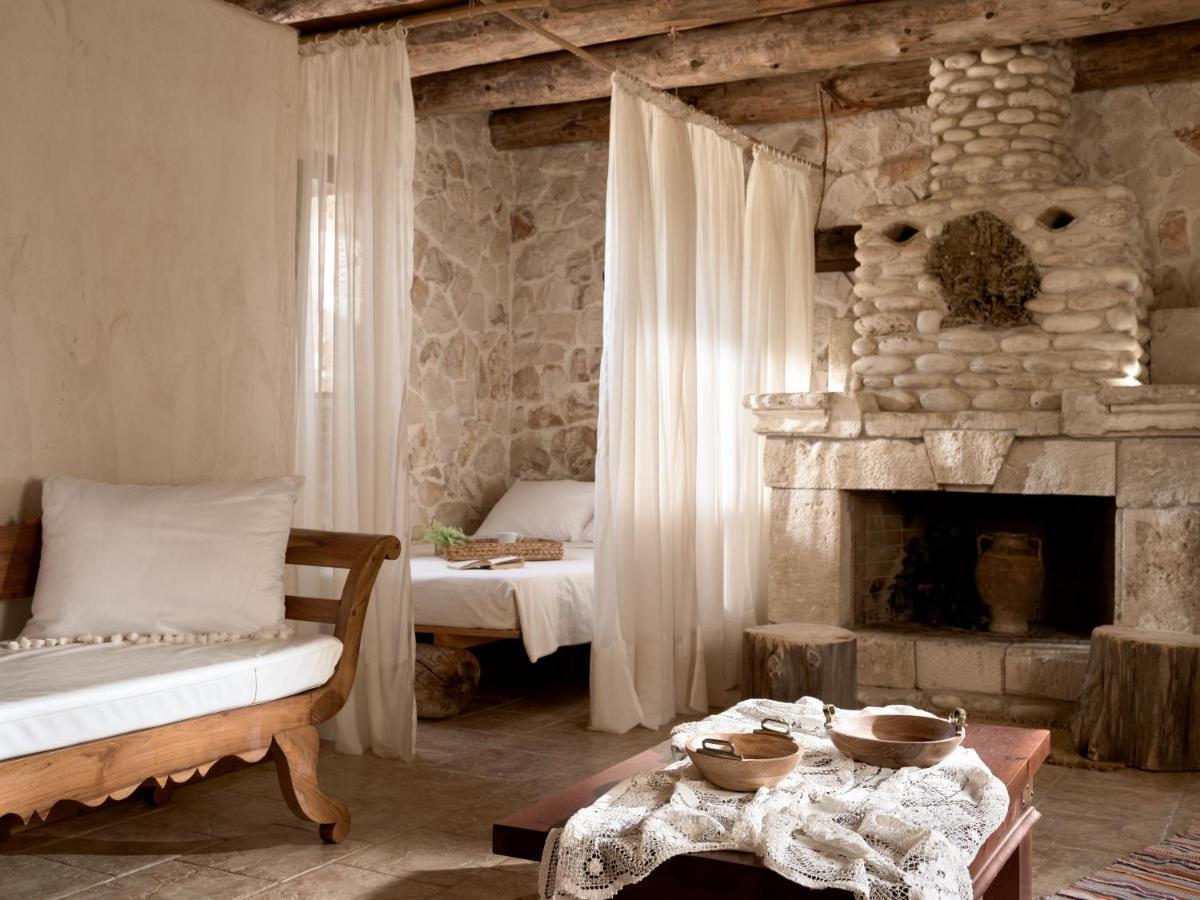 Villa Vafias - Tranquil Location, Ideal For Large Groups, By Zantewize *