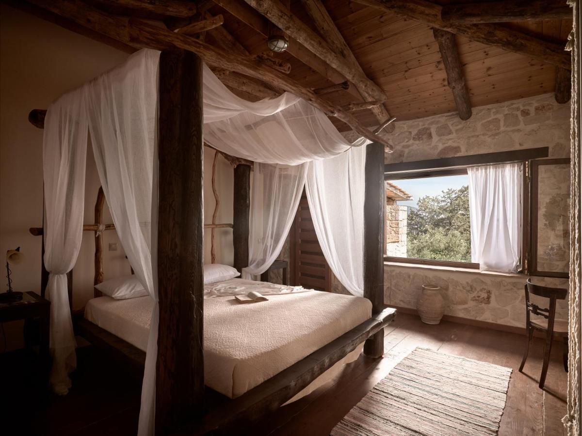 Vafias - Tranquil Location, Ideal For Large Groups, By Zantewize Villa *