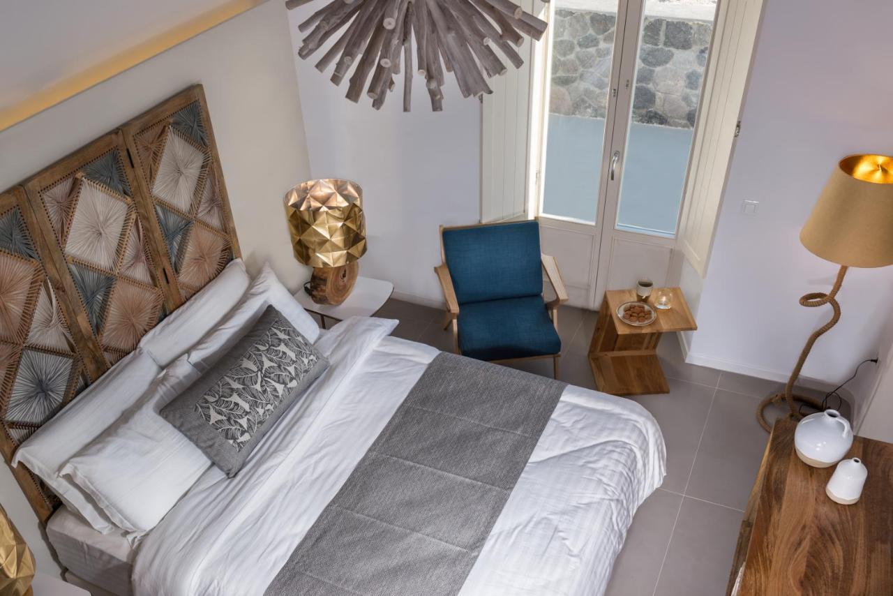 White & Co Santorini Villa Pyrgos Kallistis