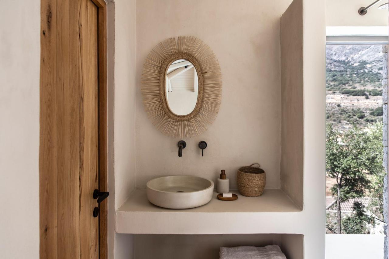 Pera Perou Unspoiled Luxury Agia Efimia