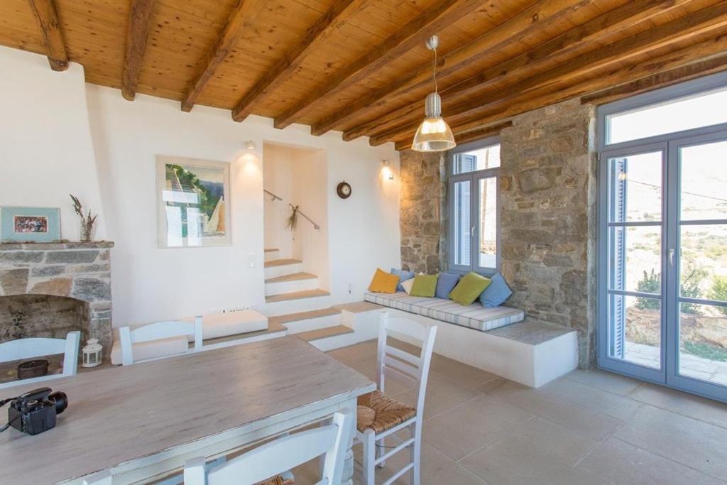 Villa Serifos Stone B *