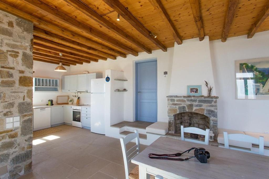 Serifos Stone B Villa