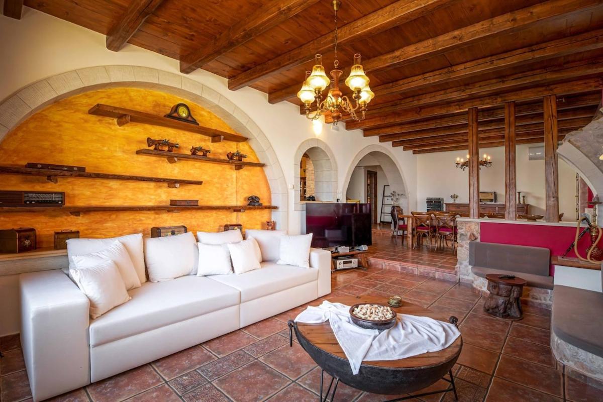 Staras - With Private Heated Pool & Jacuzzi * Gerani (Rethymno)