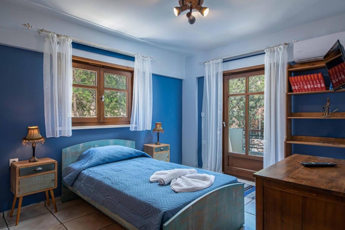 Villa Staras - With Private Heated Pool & Jacuzzi