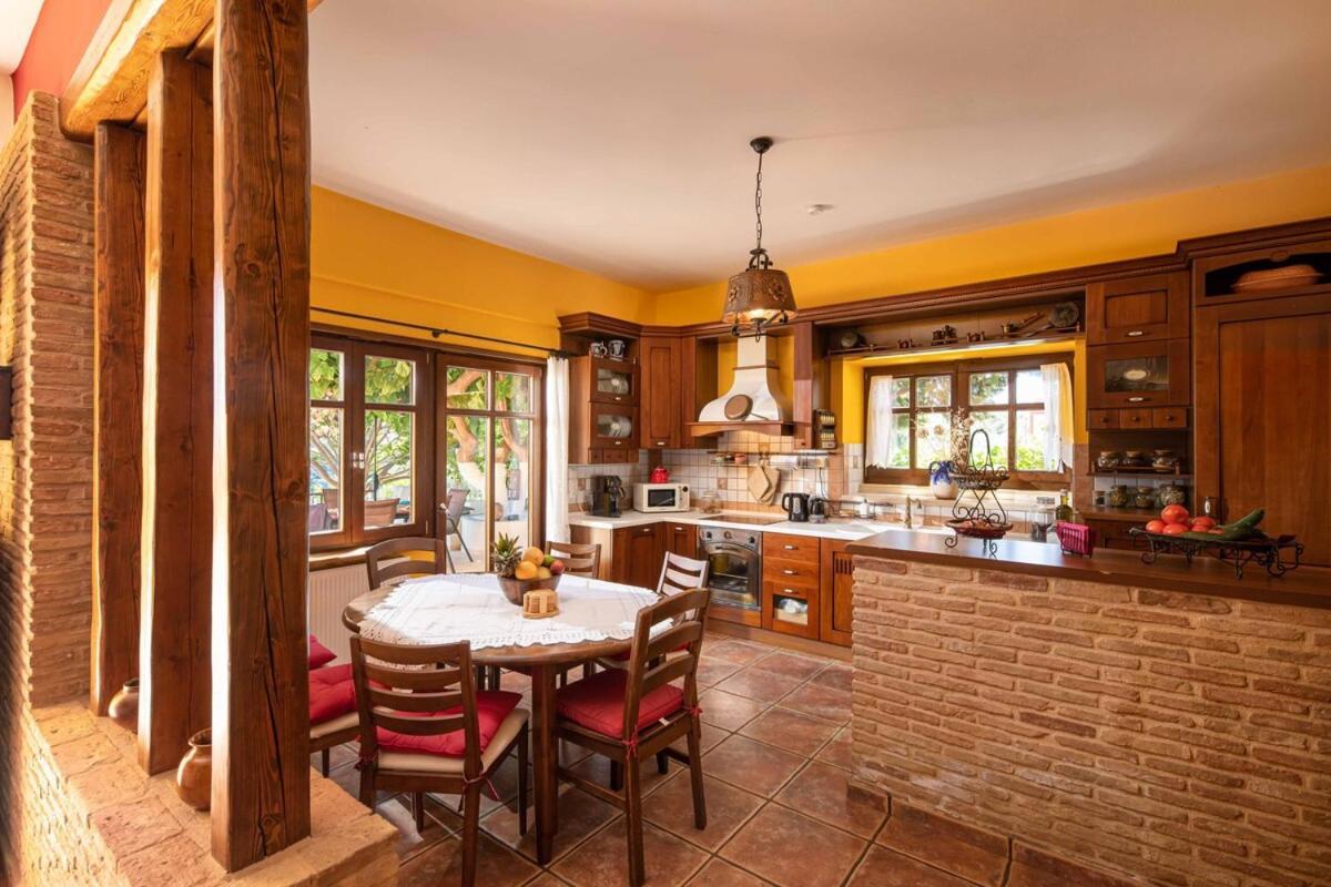 Villa Staras - With Private Heated Pool & Jacuzzi Gerani (Rethymno)