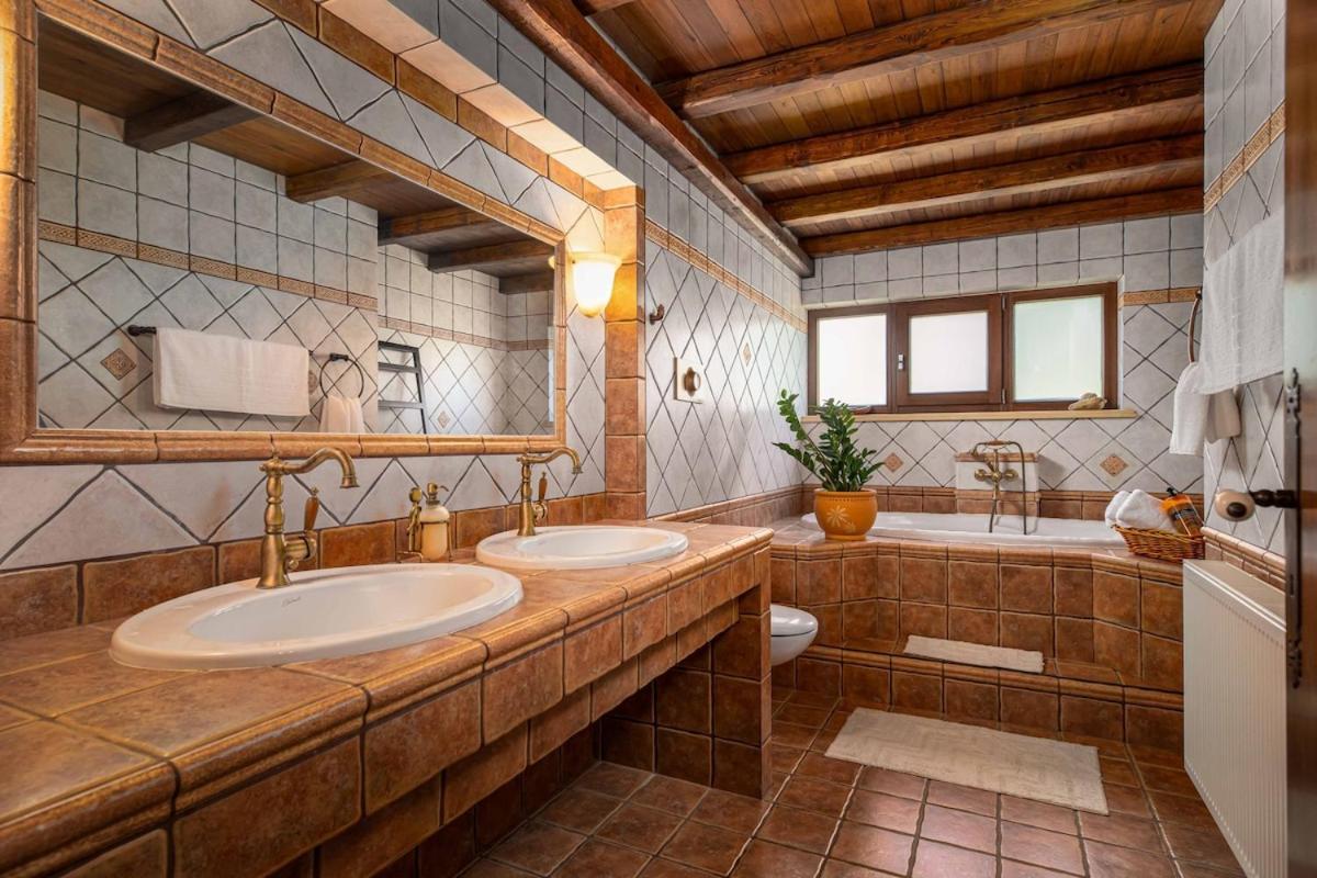 Staras - With Private Heated Pool & Jacuzzi Villa Gerani (Rethymno)