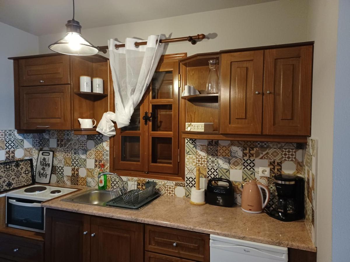 Rinoula's Traditional Apartment *