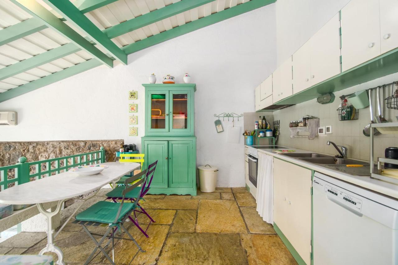 Kala.mia Charming Sea View Villa *