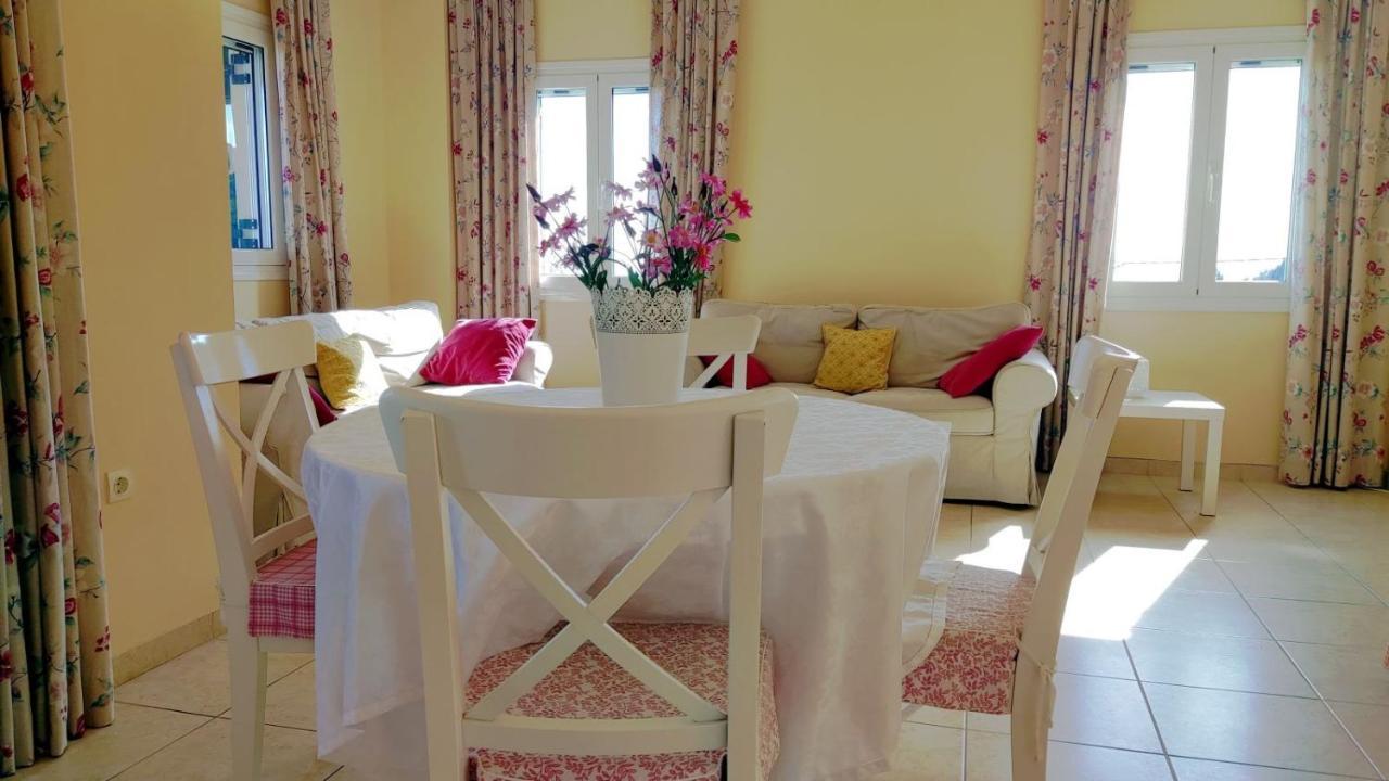 Holiday home Nikolas House Gimari