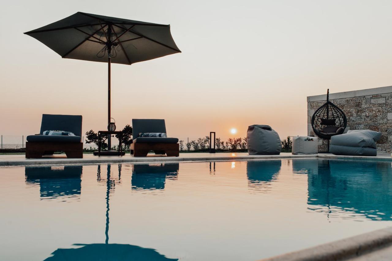 Theluxuryvillas *