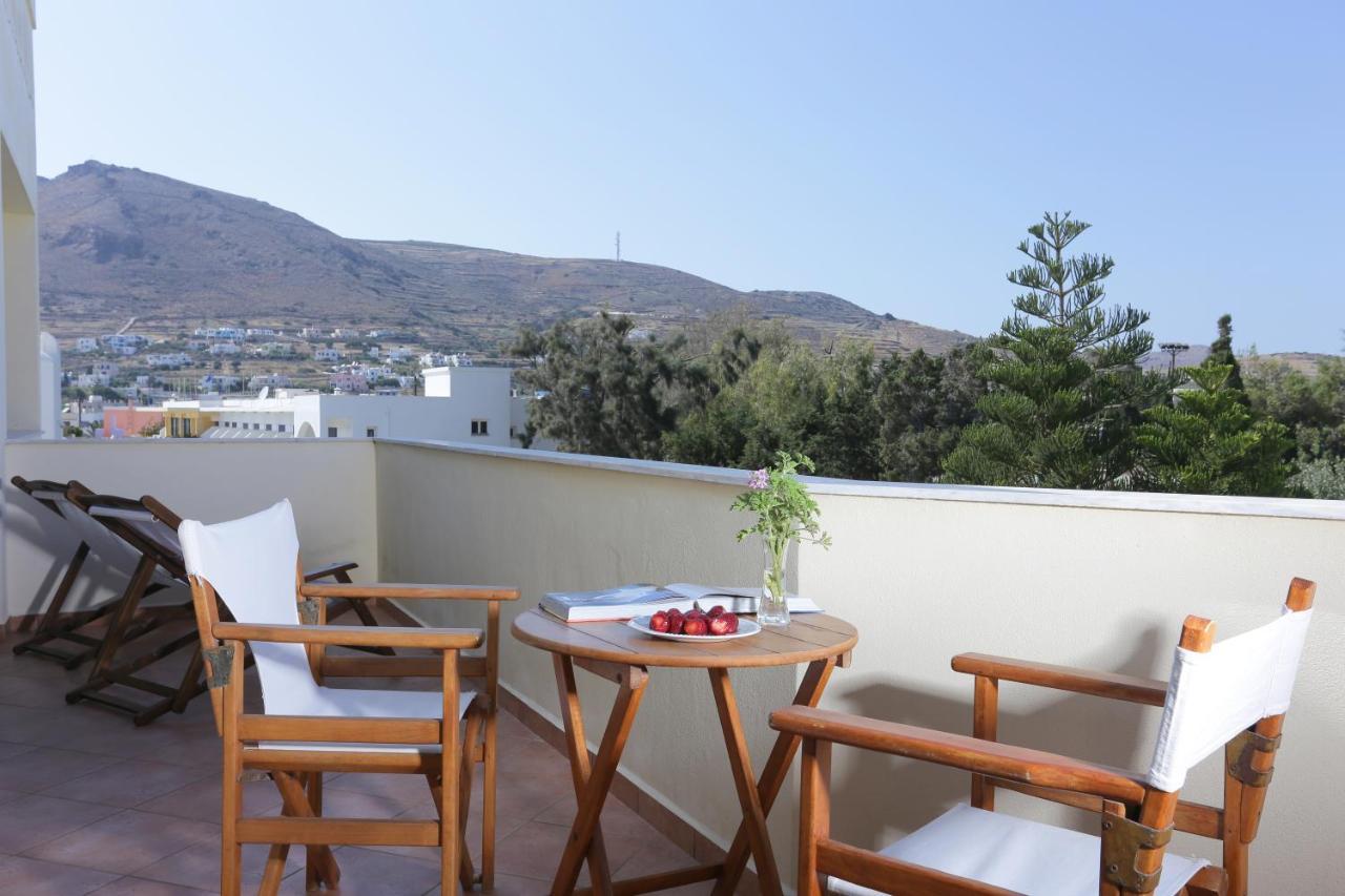 Hotel Brazzera Finikas (Syros)