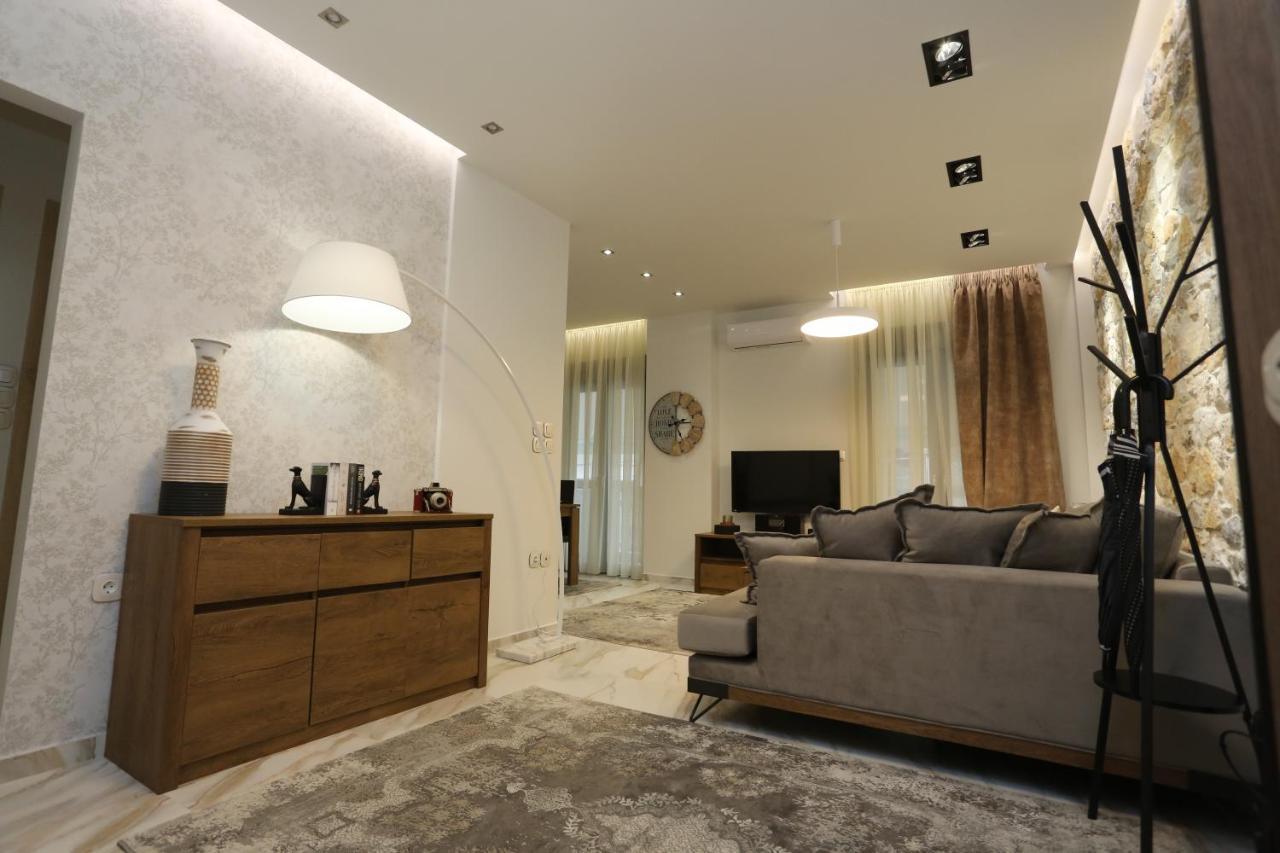La Luxury Peneus *