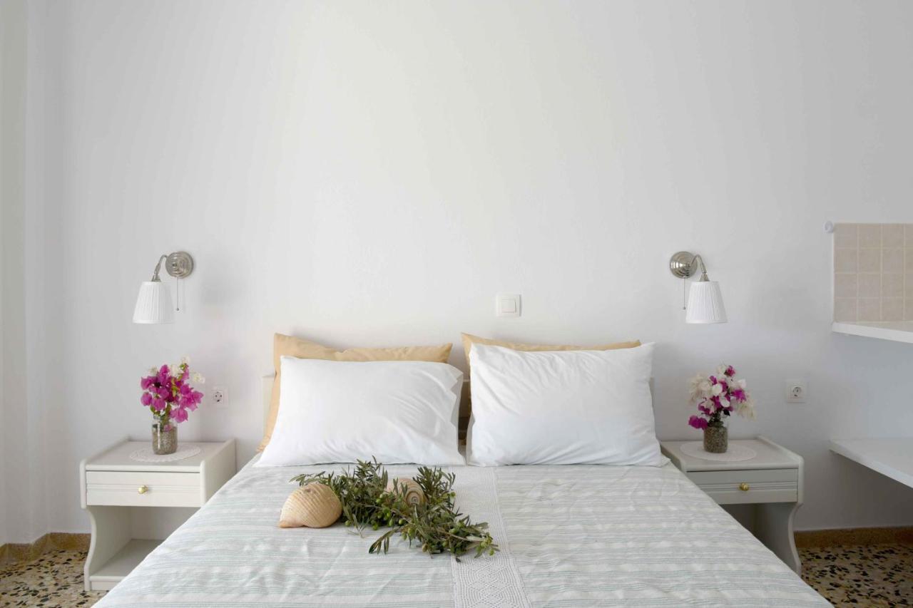 Flora & Agelos Studios Chrisi Akti (Paros)