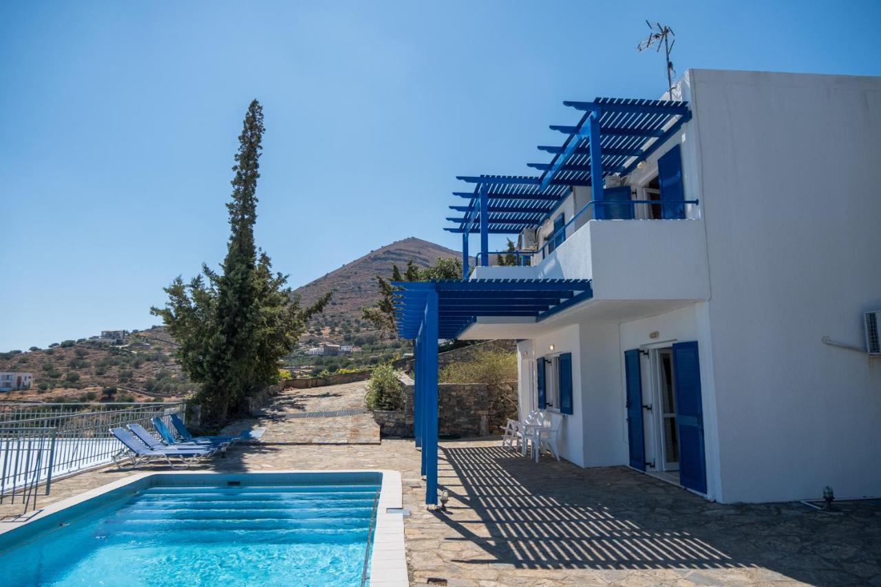 Sea View Villa *
