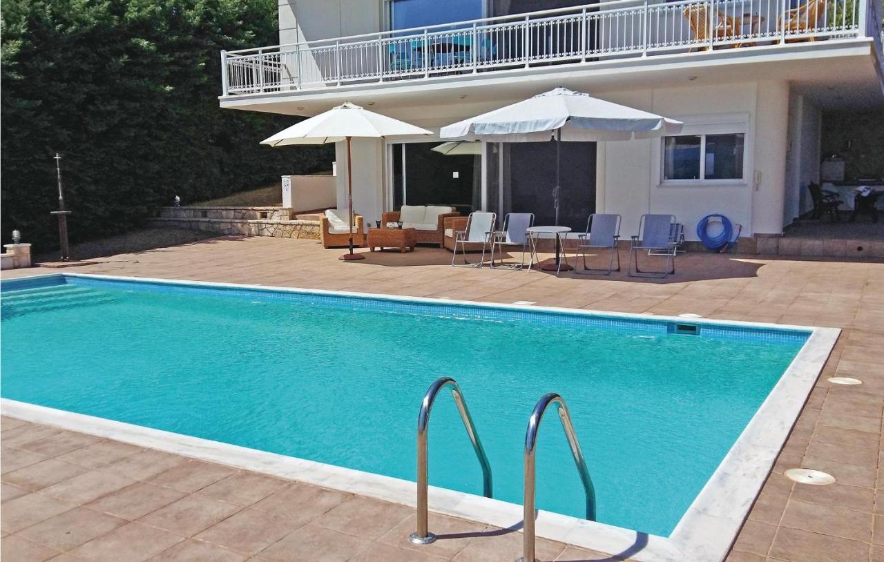 Holiday home Beautiful In Theologos With Jacuzzi *