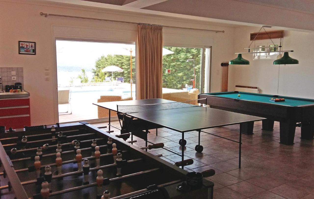 Beautiful In Theologos With Jacuzzi Holiday home *