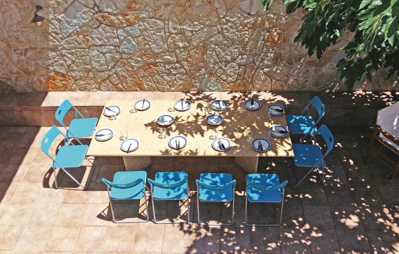Holiday home Beautiful In Theologos With Jacuzzi