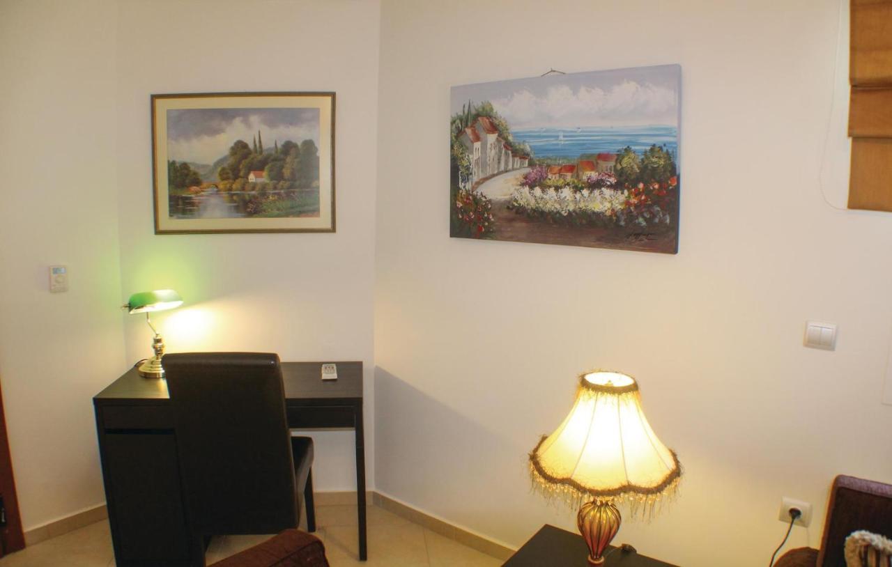 Nice Home In Nea Makri With Kitchen Holiday home Nea Makri