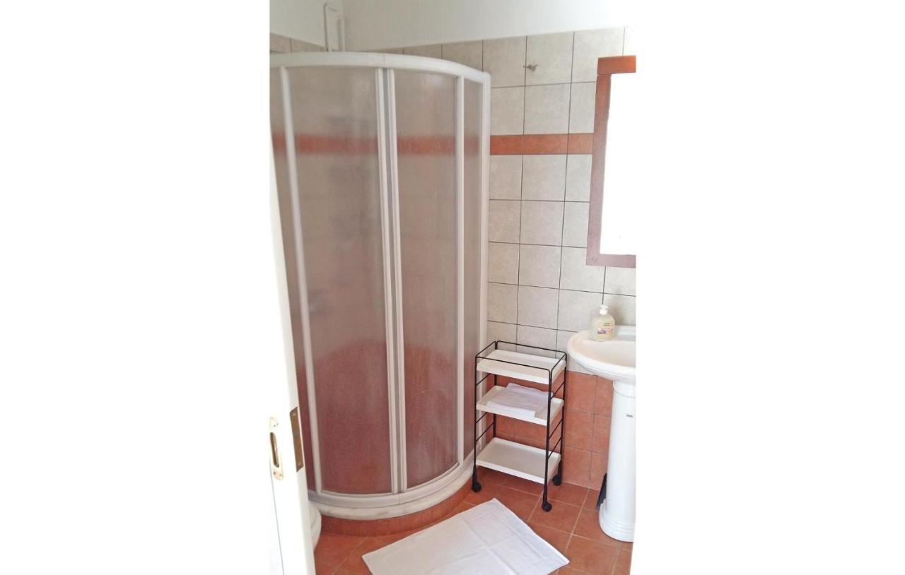Holiday home Beautiful In Theologos With Jacuzzi