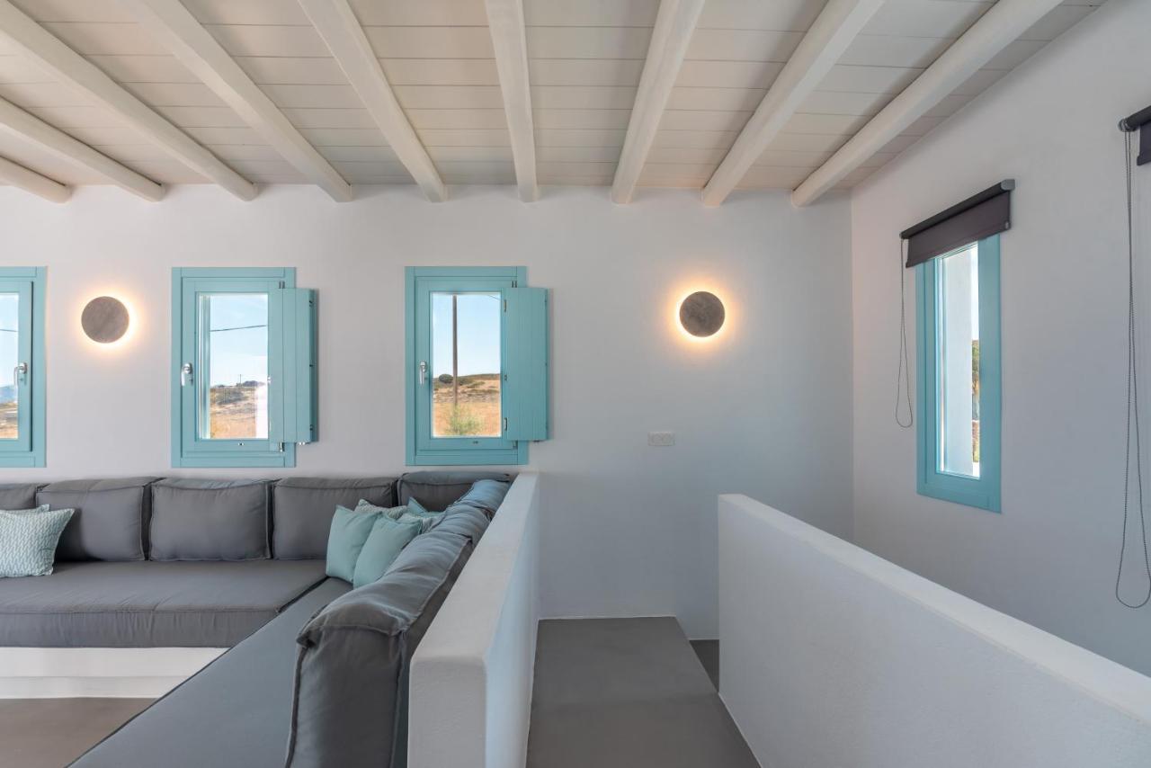 Blue Harpist Hotel
