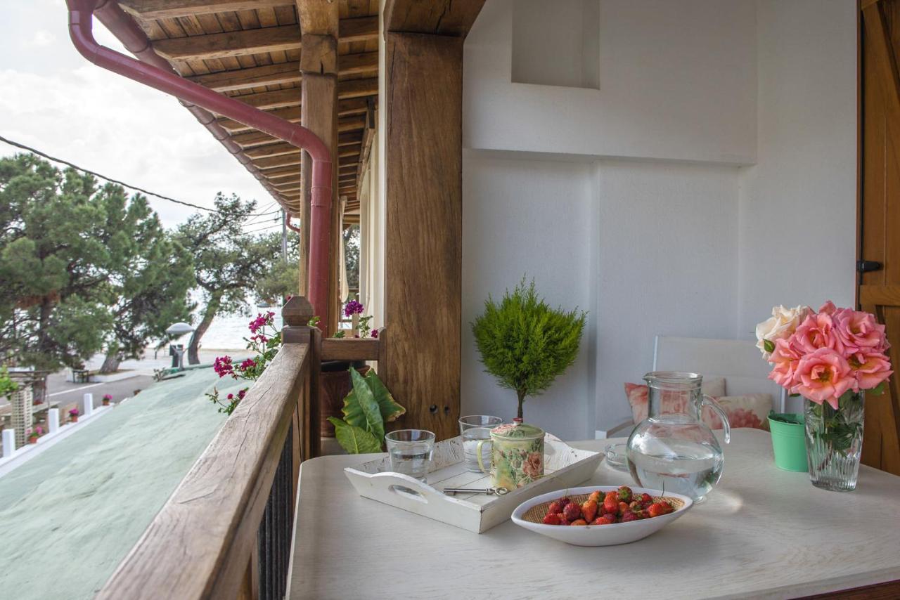 Apartment Traditional Arsanas