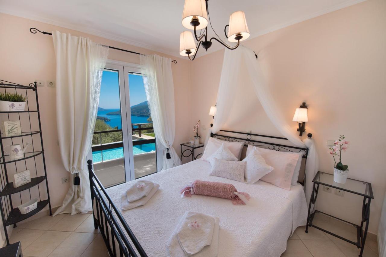 Villa Meliti - Private With Stunning Seaviews, Infinity Pool, Close To The Nydri (Lefkada)