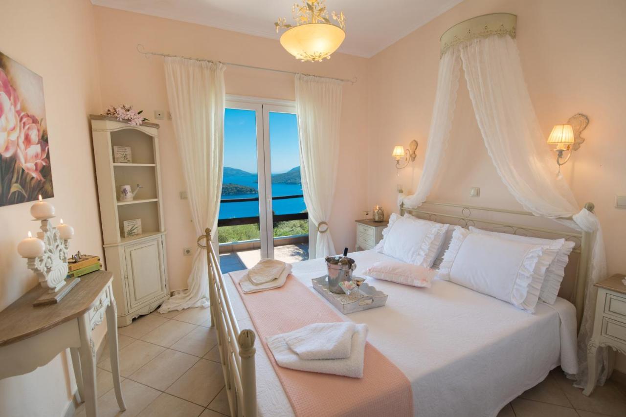 Villa Meliti - Private With Stunning Seaviews, Infinity Pool, Close To The Nydri (Lefkada)